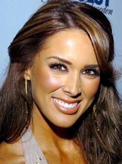 Poze - julio - Jacqueline Bracamontes