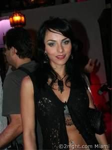 Poze - ana - Ivonne Montero