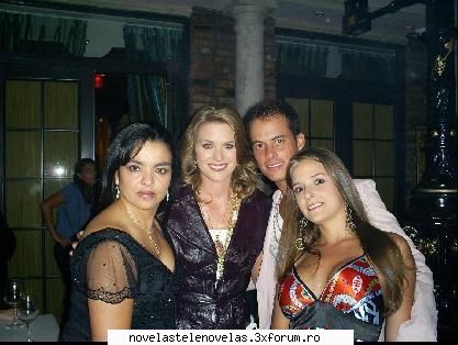 Poze - vikki - Sonya Smith