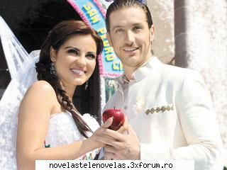 Poze - vikki - Maite Perroni